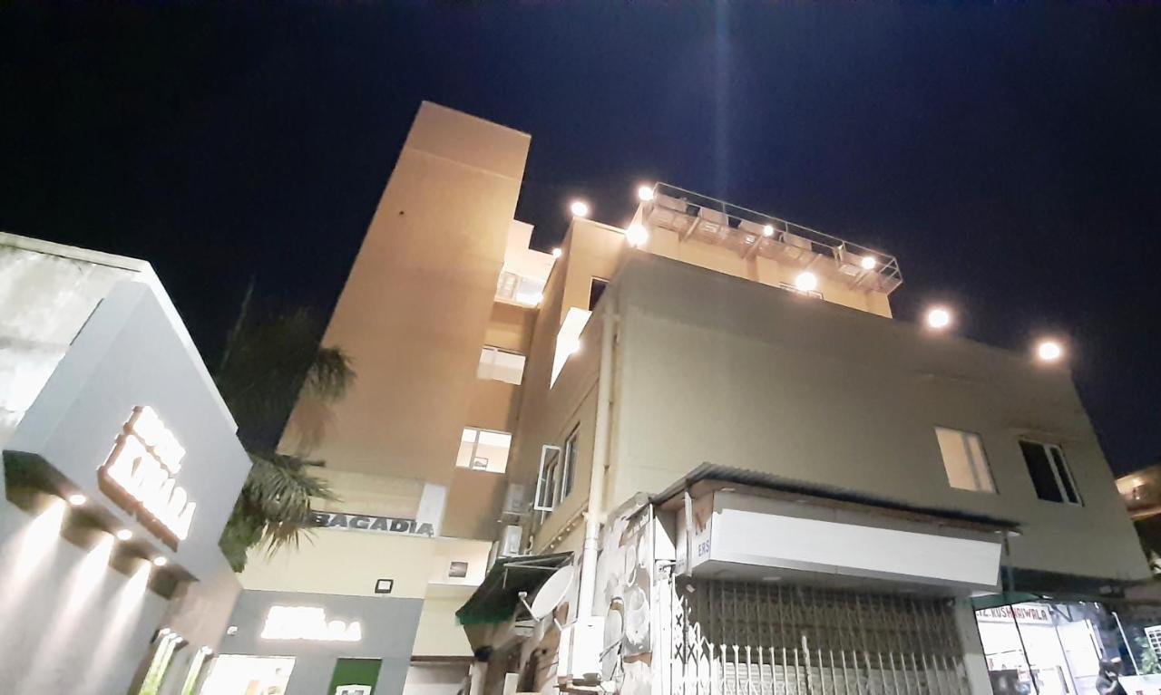 Hotel Kinara Ahmedabad Exterior photo